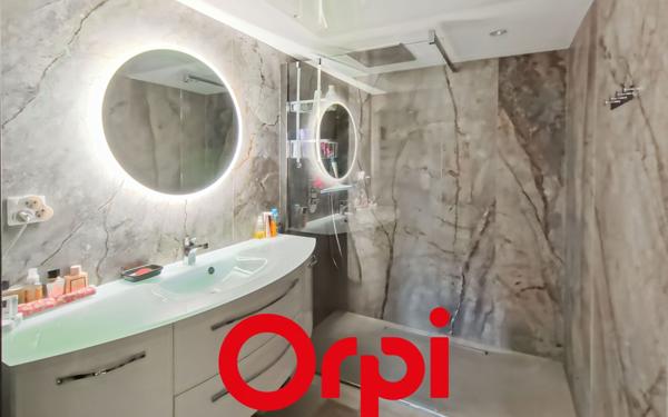 Appartement à vendre    3 pièces • 68 m2 Bandol