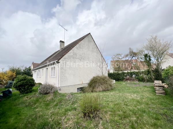 maison plain-pied 105 m2, 3 chambres, combles aménageables, garage sur terrain 520 m2