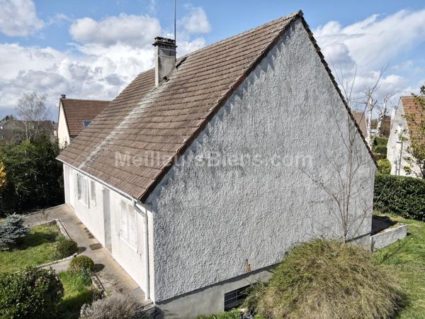 maison plain-pied 105 m2, 3 chambres, combles aménageables, garage sur terrain 520 m2