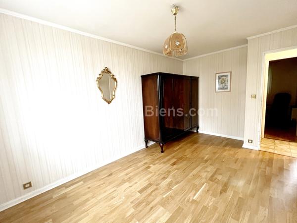 maison plain-pied 105 m2, 3 chambres, combles aménageables, garage sur terrain 520 m2