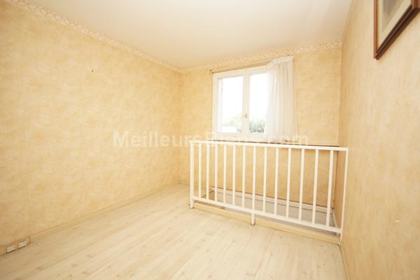 maison plain-pied 105 m2, 3 chambres, combles aménageables, garage sur terrain 520 m2