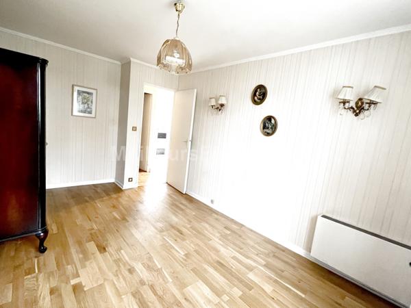 maison plain-pied 105 m2, 3 chambres, combles aménageables, garage sur terrain 520 m2