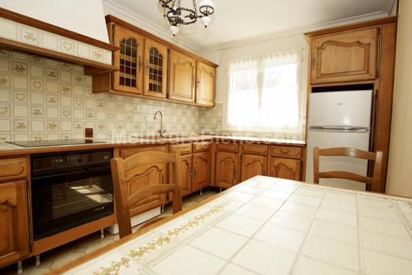 maison plain-pied 105 m2, 3 chambres, combles aménageables, garage sur terrain 520 m2