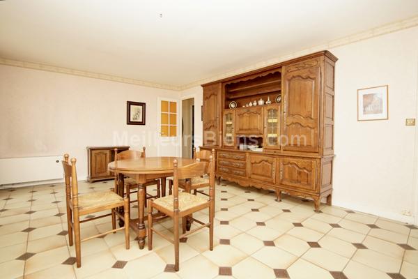 maison plain-pied 105 m2, 3 chambres, combles aménageables, garage sur terrain 520 m2