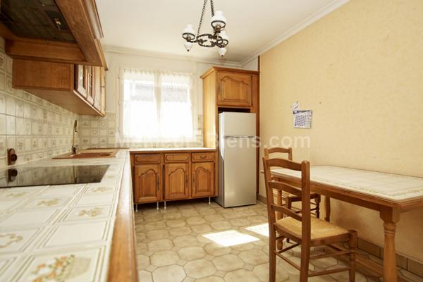 maison plain-pied 105 m2, 3 chambres, combles aménageables, garage sur terrain 520 m2