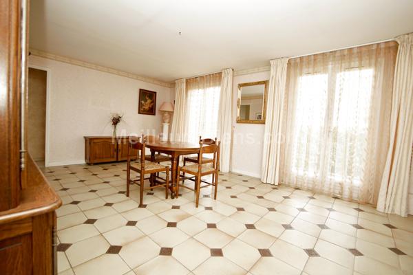 maison plain-pied 105 m2, 3 chambres, combles aménageables, garage sur terrain 520 m2