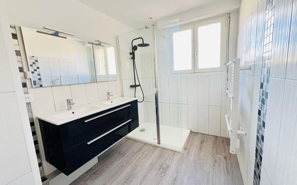 Appartement à vendre    3 pièces • 47 m2 Sanary-sur-Mer