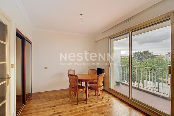 Grand Appartement T4 avec Terrasse Cave Place Curial - 69500 BRON