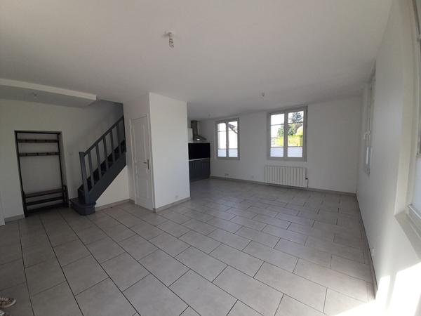 MAISON 3 PIECES 61m² AVEC COUR - MAGNY EN VEXIN