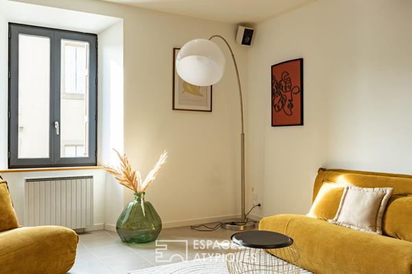 Maison vigneronne réinventée en loft industriel de 297 m²