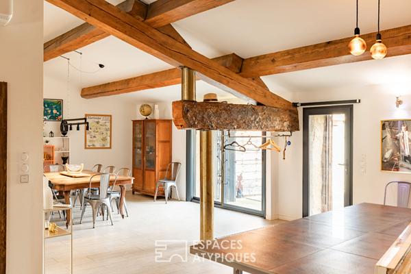 Maison vigneronne réinventée en loft industriel de 297 m²