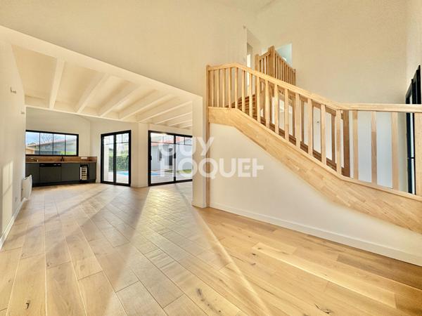 Maison entièrement rénovée à quelques pas de toute commodité