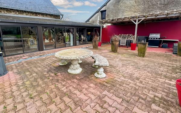 Maison à vendre    6 pièces • 252,59 m2 Châteaubriant