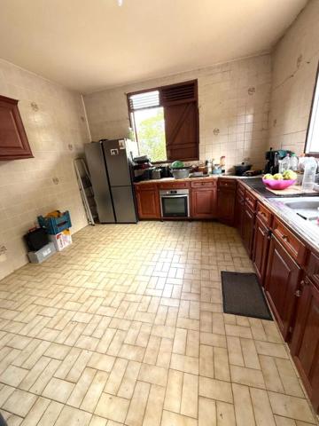 Maison  7 pièce(s) 180 m2 Secteur Vallombreuse-Petit Bourg