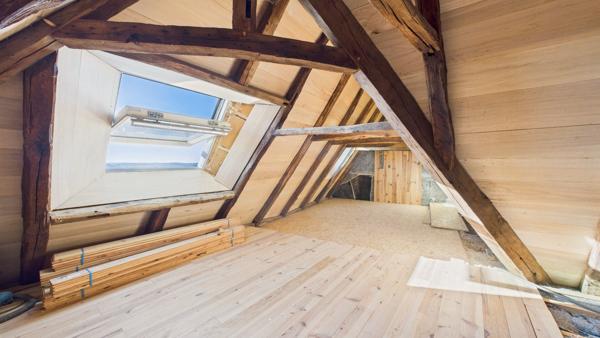 Ensemble en pierre, à rénover avec terrain certifié AB VILLECOMTAL Villecomtal