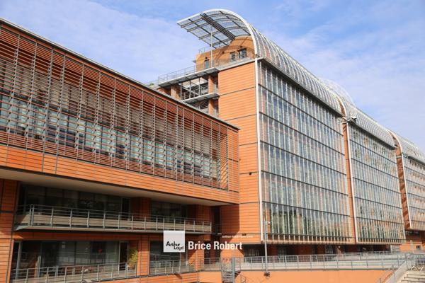 Bureaux à louer lumineux Lyon 6ème Cité internationale avec parkings