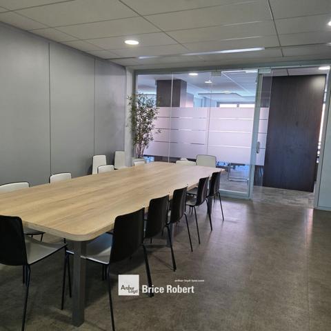 Bureaux à louer lumineux Lyon 6ème Cité internationale avec parkings