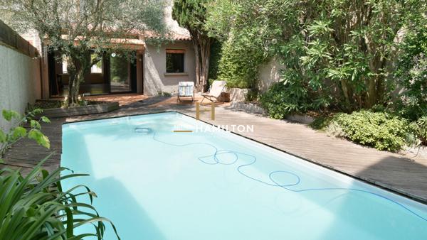 MAISON BOURGEOISE AVEC JARDIN INTIMISTE, GARAGE, PISCINE Albi