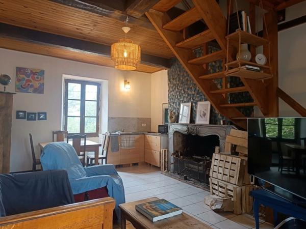 Charmante Béarnaise en pierre avec jardin – À finir de rénover
