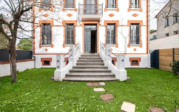 Immeuble à vendre    20 pièces • 645,76 m2 Toulouse