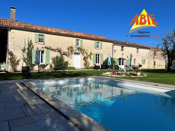 Maison  7 pièce(s)  4 chambre(s)  246 m²