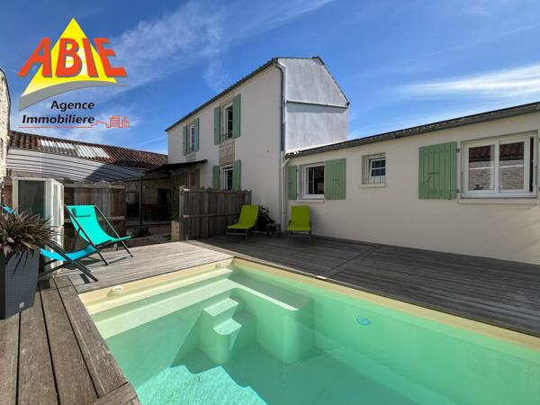 Maison  7 pièce(s)  4 chambre(s)  246 m²