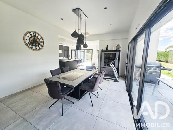 Maison à vendre 6 pièces 162 m² Saint-Méen-le-Grand