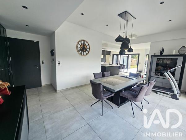 Maison à vendre 6 pièces 162 m² Saint-Méen-le-Grand