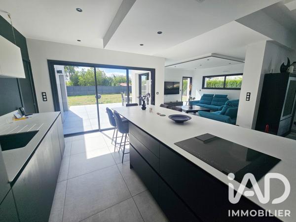 Maison à vendre 6 pièces 162 m² Saint-Méen-le-Grand