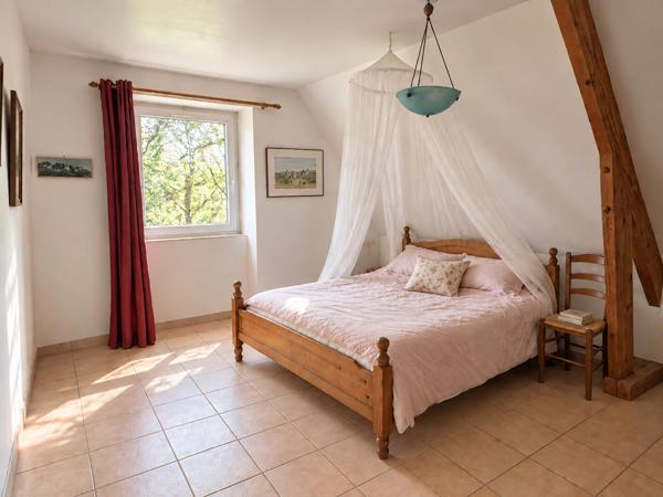 MAISON EN PIERRE -155 m² -5 CHAMBRES -TERRAIN 1,09 HA -HANGAR 133 m² -GIGNAC Gignac