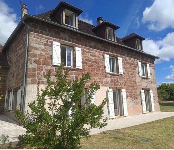 Une vue magnifique depuis cette belle bâtisse St aulaire