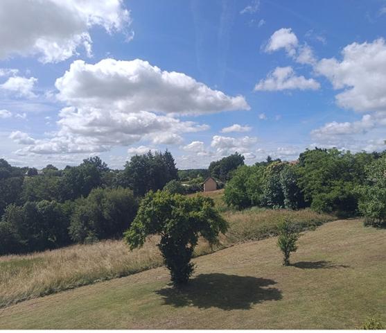 Une vue magnifique depuis cette belle bâtisse St aulaire