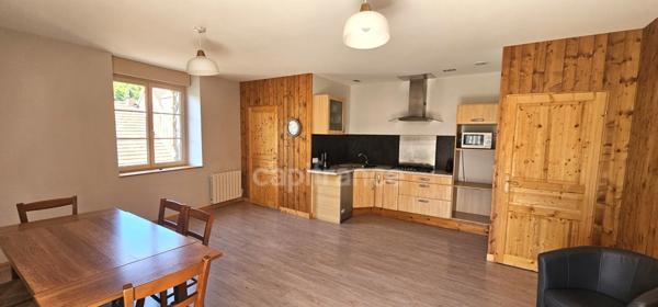 Appartement à vendre avec grand balcon et vue dégagée - quartier calme de Salins-Les-Bains