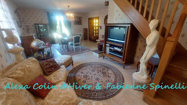 Pavillon sur sous-sol, avec piscine et dépendance