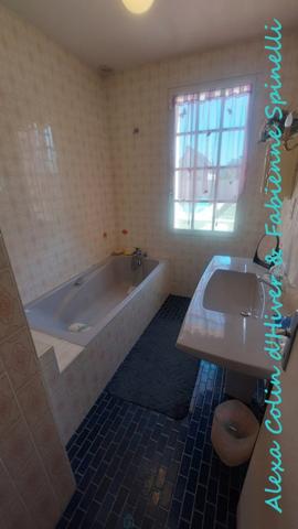 Pavillon sur sous-sol, avec piscine et dépendance