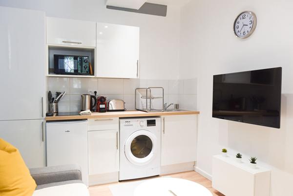 immeuble de rapport 8 appartement et 1 local commercial