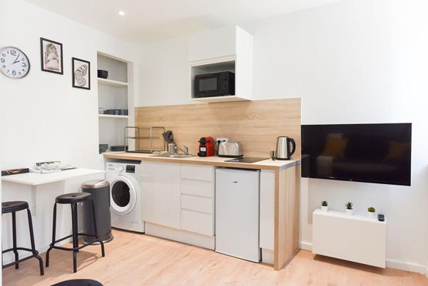 immeuble de rapport 8 appartement et 1 local commercial