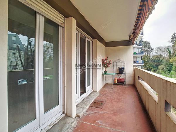 A VENDRE- 3 CHAMBRES POSSIBLES pour cet appartement Grenoble 4 pièce(s) 82.55 m2 Lumineux en étage Idéal famille et proche des transport.