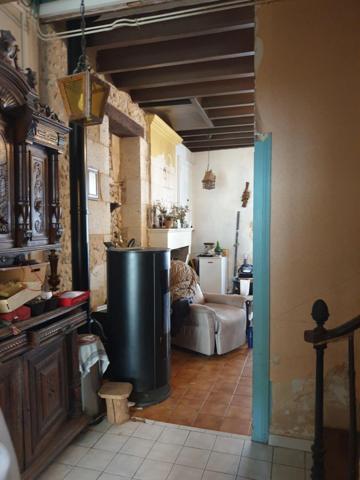 🏡 CHALAIS (16) Maison de ville à fort potentiel – 134 m² habitables + studio 39 m² – À rénover