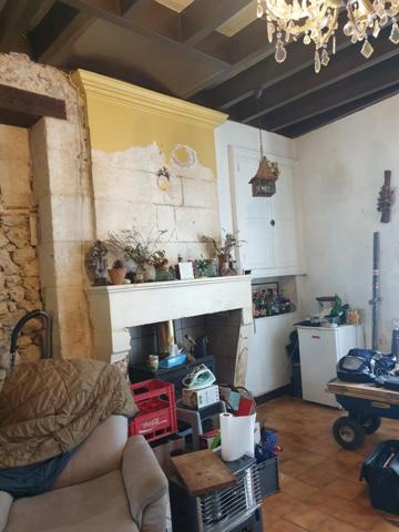 🏡 CHALAIS (16) Maison de ville à fort potentiel – 134 m² habitables + studio 39 m² – À rénover