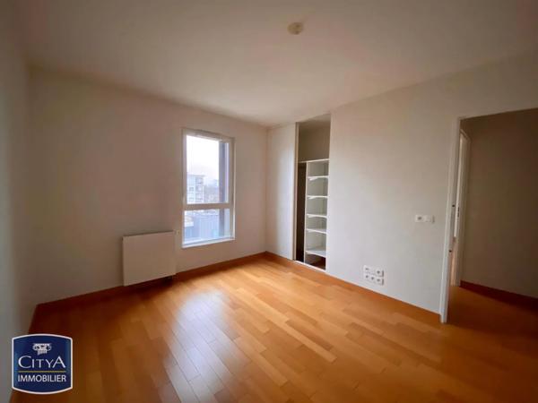 Appartement à louer 3 pièces 83m² Saint-Pierre-des-Corps (37700)
