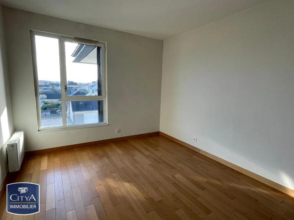 Appartement à louer 3 pièces 83m² Saint-Pierre-des-Corps (37700)