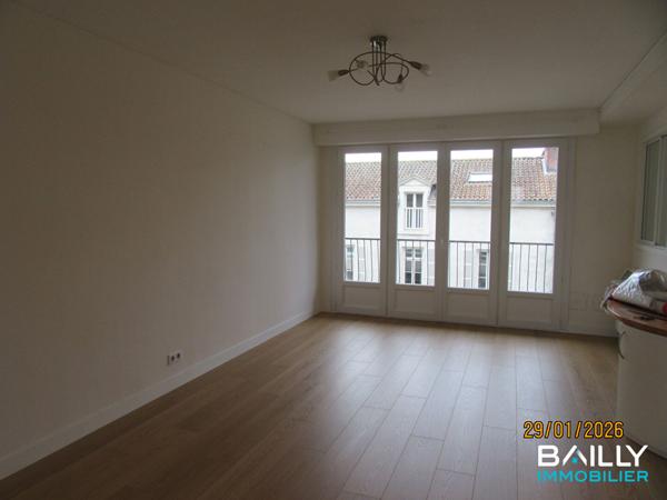 Appartement La Roche Sur Yon 3 pièce(s) 70.90 m2 , La roche sur yon