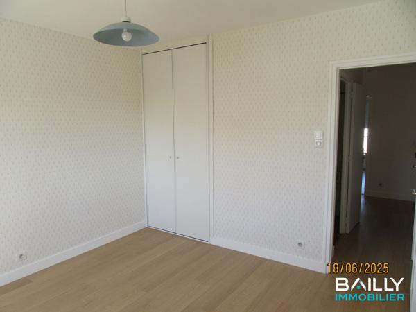 Appartement La Roche Sur Yon 3 pièce(s) 70.90 m2 , La roche sur yon