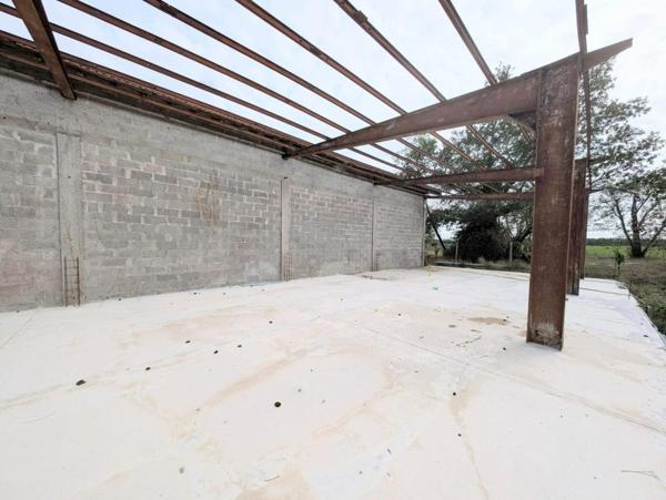 BATIMENT 125 m² viabilisé eau et électricité