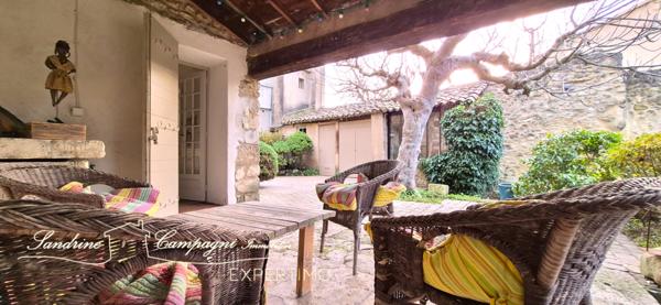 Maubec (84660) Demeure du 18ème, secteur MAUBEC, PETIT COUSTELLET, OPPEDE