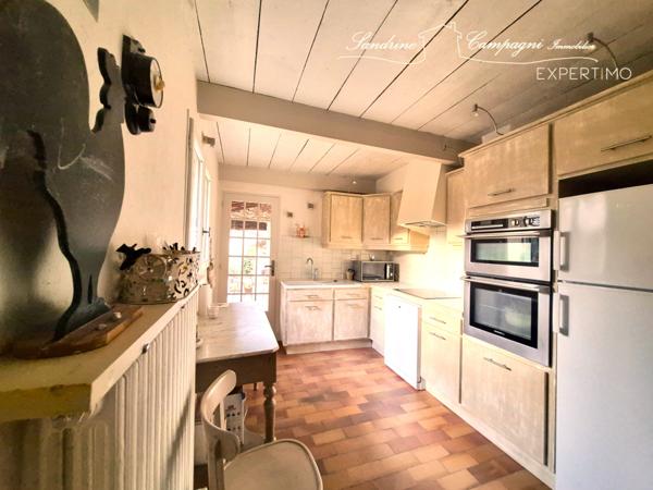 Maubec (84660) Demeure du 18ème, secteur MAUBEC, PETIT COUSTELLET, OPPEDE