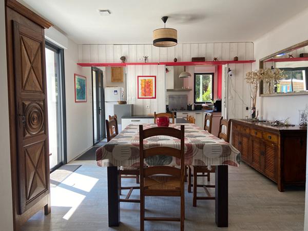 Maison St Hilaire De Riez 4 ch sur 1 309 m2 de terrain boisé à 1,7 km de la plage de SION