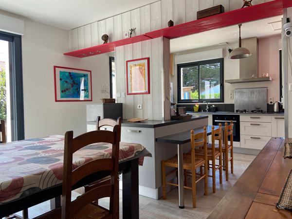 Maison St Hilaire De Riez 4 ch sur 1 309 m2 de terrain boisé à 1,7 km de la plage de SION