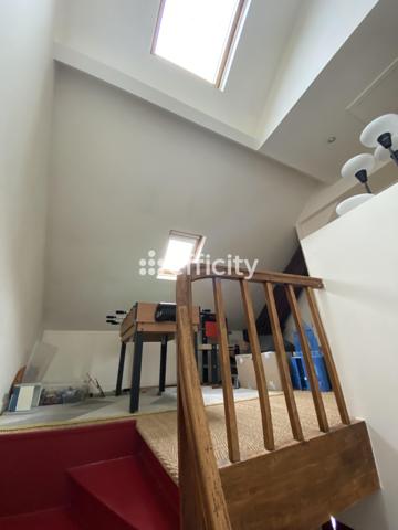 Maison
         5 pièces
        - 132 m² Bien prestige 569 000 € *